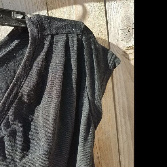 Wet Seal Black Tee Shirt Size XS Super Soft & Stretchy "V" Neck NWT - Picture 4 of 7
